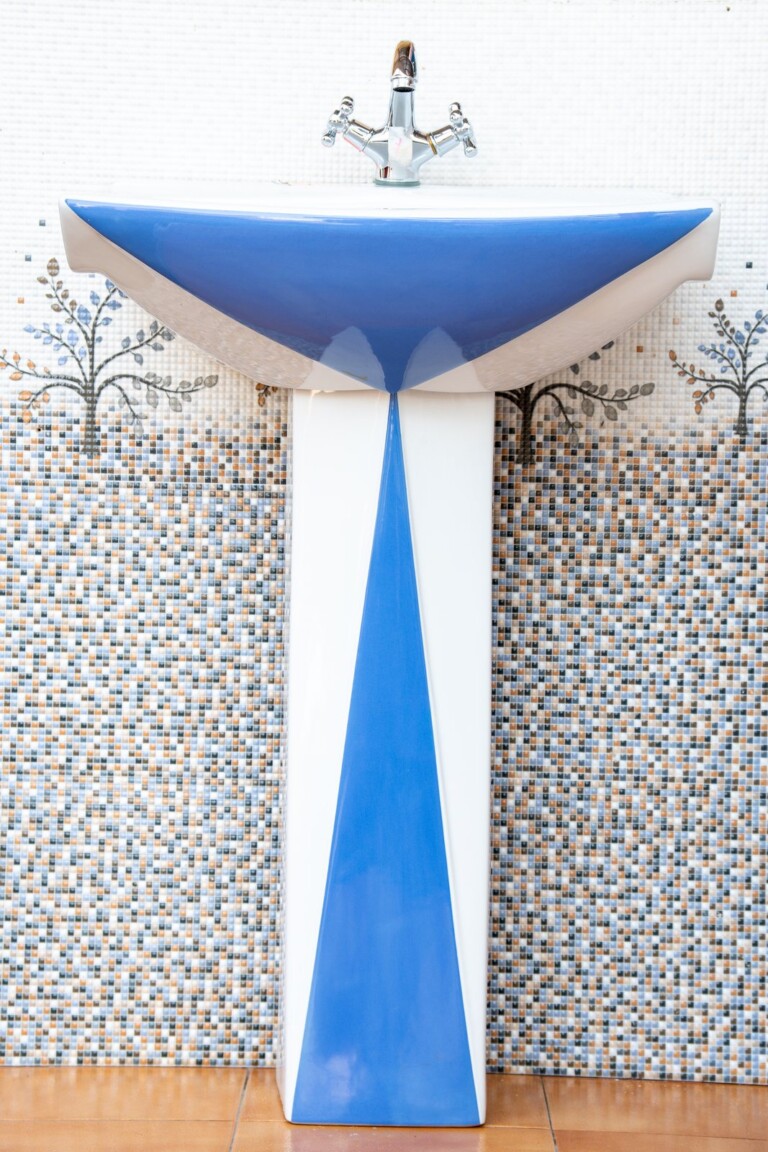 Pedestal Basin Blue Accent Column