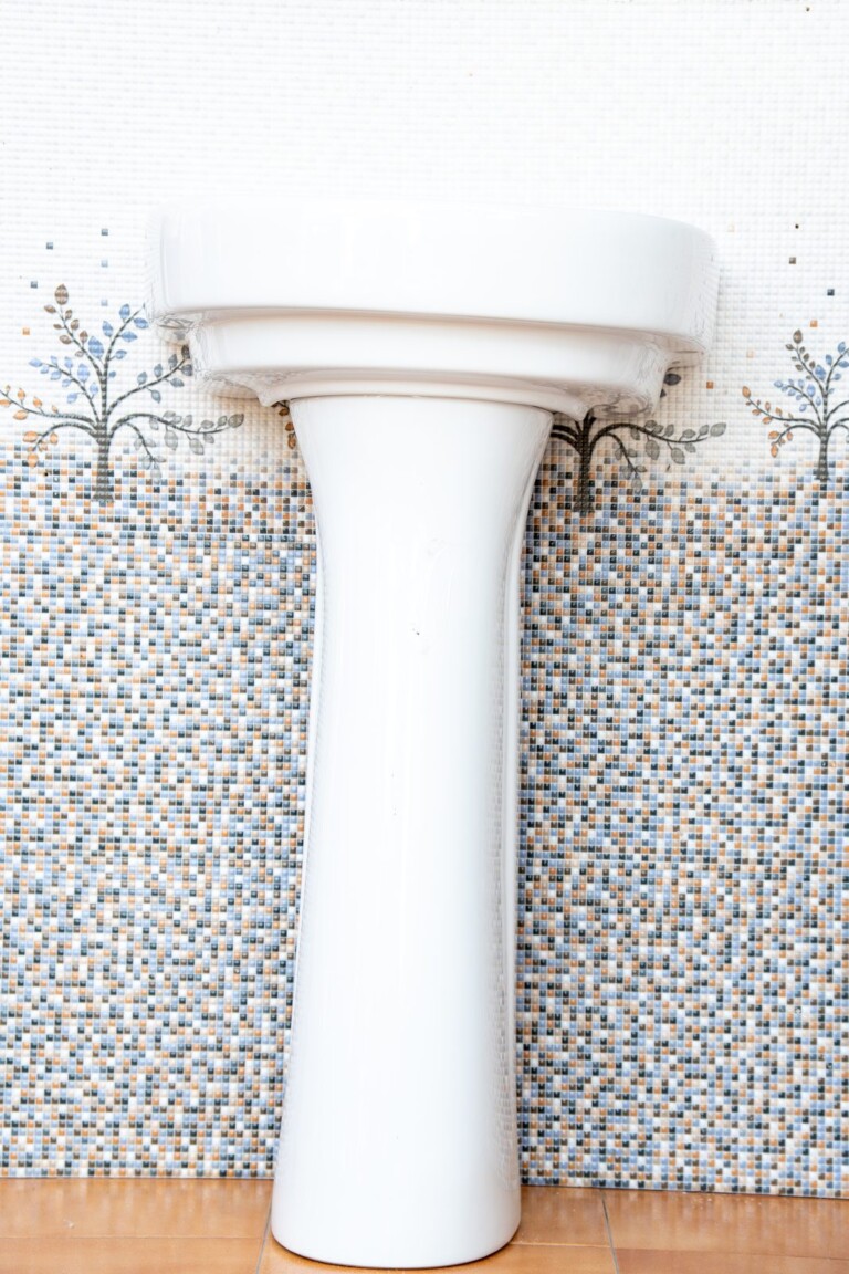 Pedestal Basin White Slim Column
