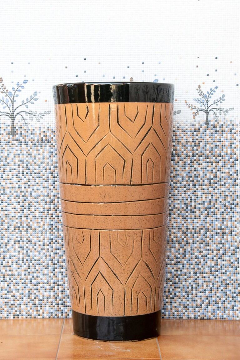 Pedestal Basin Terracotta Textured